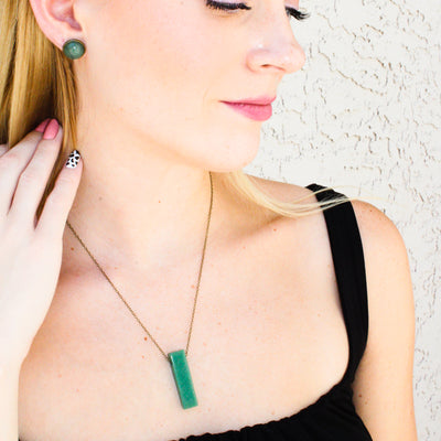 How to wear green aventurine